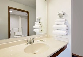 Super 8 by Wyndham Centerville