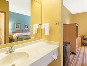 Super 8 by Wyndham Clarinda