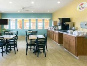 Super 8 by Wyndham Clarinda