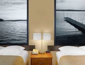 Super 8 by Wyndham Clear Lake