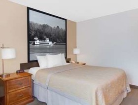 Super 8 by Wyndham Clear Lake