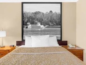 Super 8 by Wyndham Clear Lake