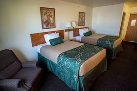 Travelodge by Wyndham Clinton Valley West Court