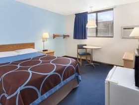 Super 8 by Wyndham Clinton