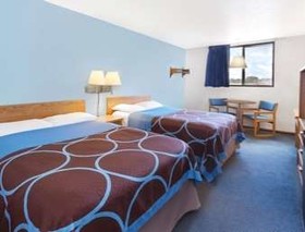 Super 8 by Wyndham Clinton