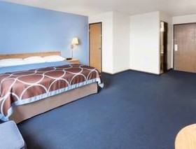 Super 8 by Wyndham Clinton