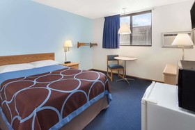 Super 8 by Wyndham Clinton