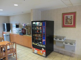 Microtel Inn & Suites by Wyndham Colfax/Newton