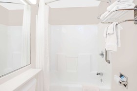 Microtel Inn & Suites by Wyndham Colfax/Newton