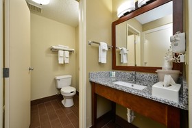 Comfort Inn & Suites Coralville - Iowa City Near Iowa River Landing