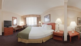 Holiday Inn Express & Suites Coralville
