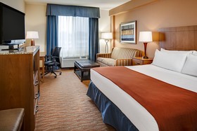 Holiday Inn Express & Suites Coralville