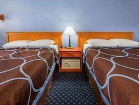 Super 8 by Wyndham Iowa City/Coralville