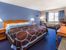 Super 8 by Wyndham Iowa City/Coralville