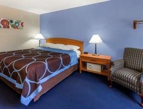 Super 8 by Wyndham Iowa City/Coralville