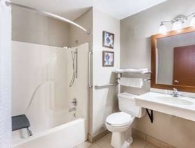 Super 8 by Wyndham Iowa City/Coralville