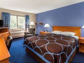 Super 8 by Wyndham Iowa City/Coralville
