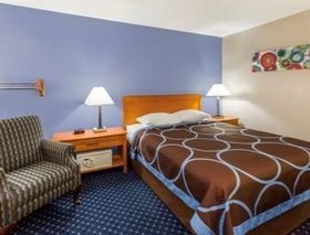 Super 8 by Wyndham Iowa City/Coralville