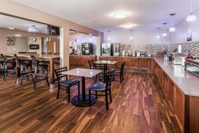 Super 8 by Wyndham Iowa City/Coralville