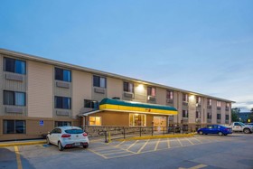 Super 8 by Wyndham Iowa City/Coralville