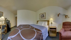 Super 8 by Wyndham Iowa City/Coralville