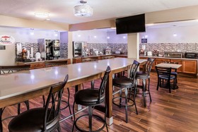 Super 8 by Wyndham Iowa City/Coralville