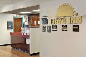 Bridgepointe Inn & Suites