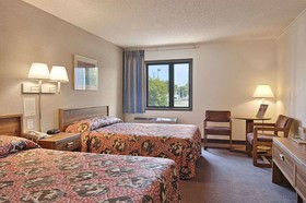 Bridgepointe Inn & Suites