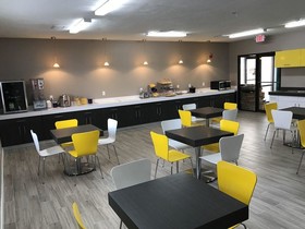 Bridgepointe Inn & Suites