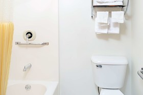 Bridgepointe Inn & Suites