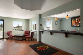 Super 8 by Wyndham Council Bluffs IA Omaha NE Area