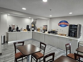 Days Inn by Wyndham Davenport