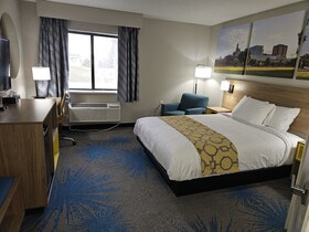 Days Inn by Wyndham Davenport