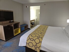 Days Inn by Wyndham Davenport