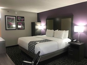 La Quinta Inn by Wyndham Davenport & Conference Center
