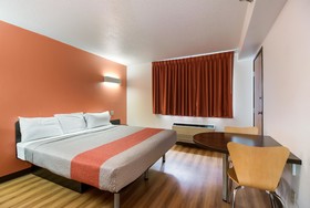 Motel 6 Davenport, IA