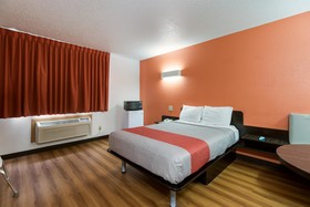 Motel 6 Davenport, IA
