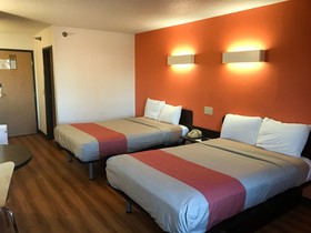 Motel 6 Davenport, IA