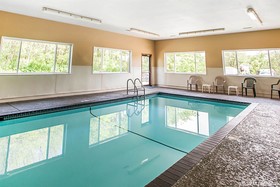 Quality Inn & Suites Davenport Near I-80