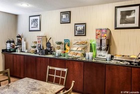 Quality Inn & Suites Davenport Near I-80