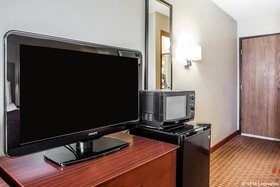 Quality Inn & Suites Davenport Near I-80