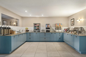 Country Inn & Suites by Radisson, Decorah, IA