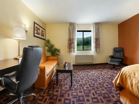 Super 8 by Wyndham Decorah