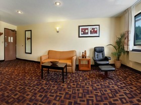 Super 8 by Wyndham Decorah