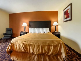 Super 8 by Wyndham Decorah