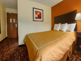 Super 8 by Wyndham Decorah