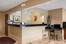 Super 8 by Wyndham Decorah