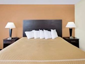 Super 8 by Wyndham Decorah