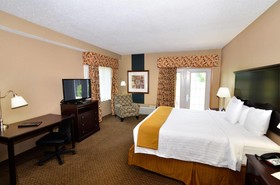 Cobblestone Inn & Suites - Denison | Majestic Hills