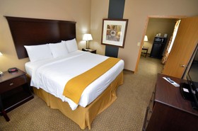 Cobblestone Inn & Suites - Denison | Majestic Hills